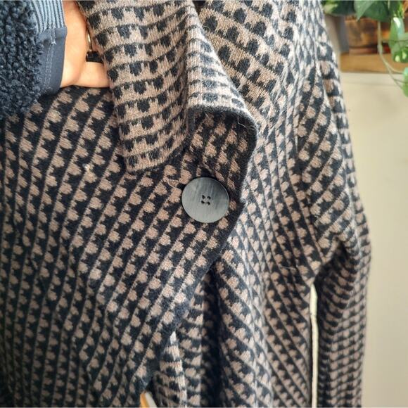 A. Ida Asymmetrical Draped Wrap Style Knit Sweater in Tan & Black Size Large - Picture 2 of 7